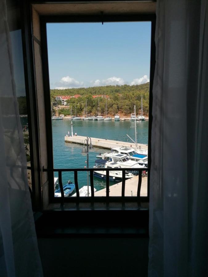 Two-Bedroom Apartment With Sea View,Big Terrase And Garden Stari Grad  Eksteriør billede