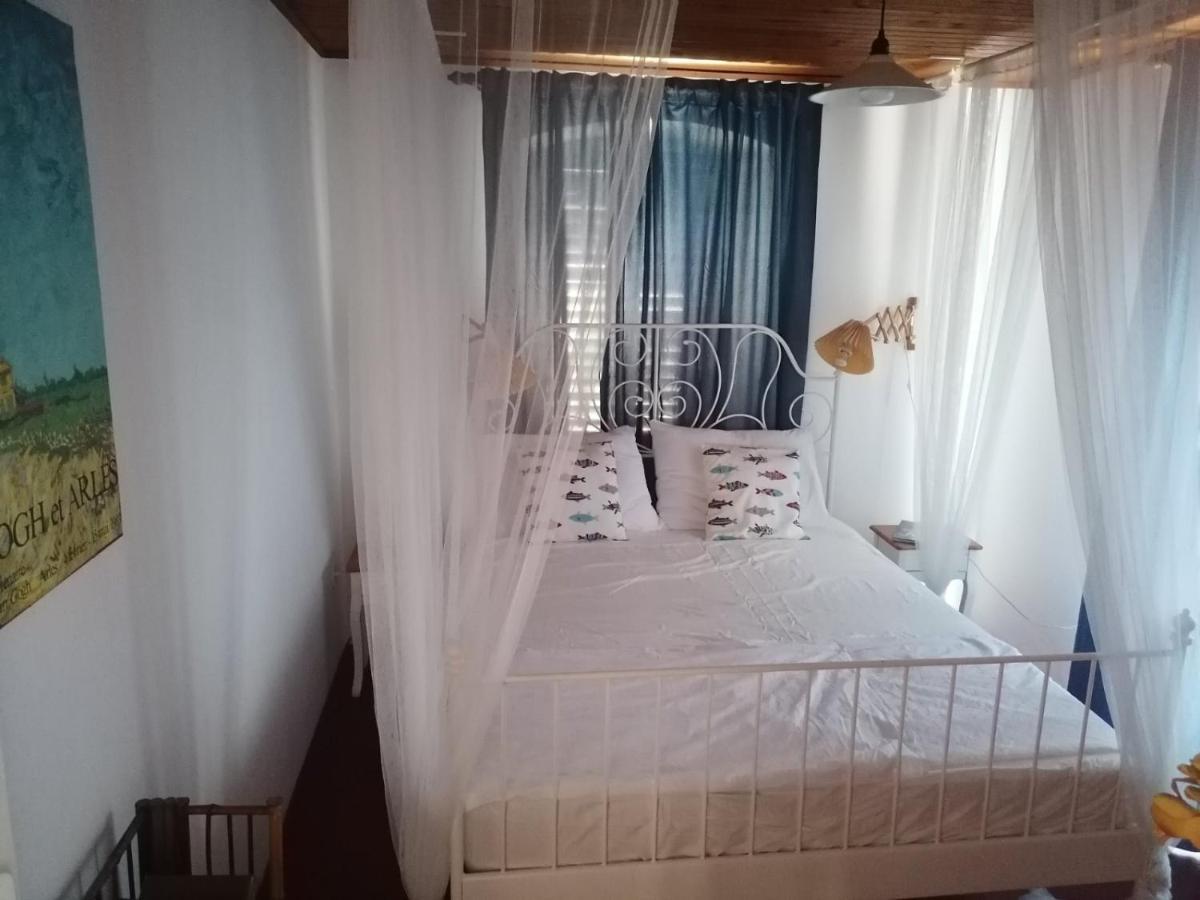 Two-Bedroom Apartment With Sea View,Big Terrase And Garden Stari Grad  Eksteriør billede