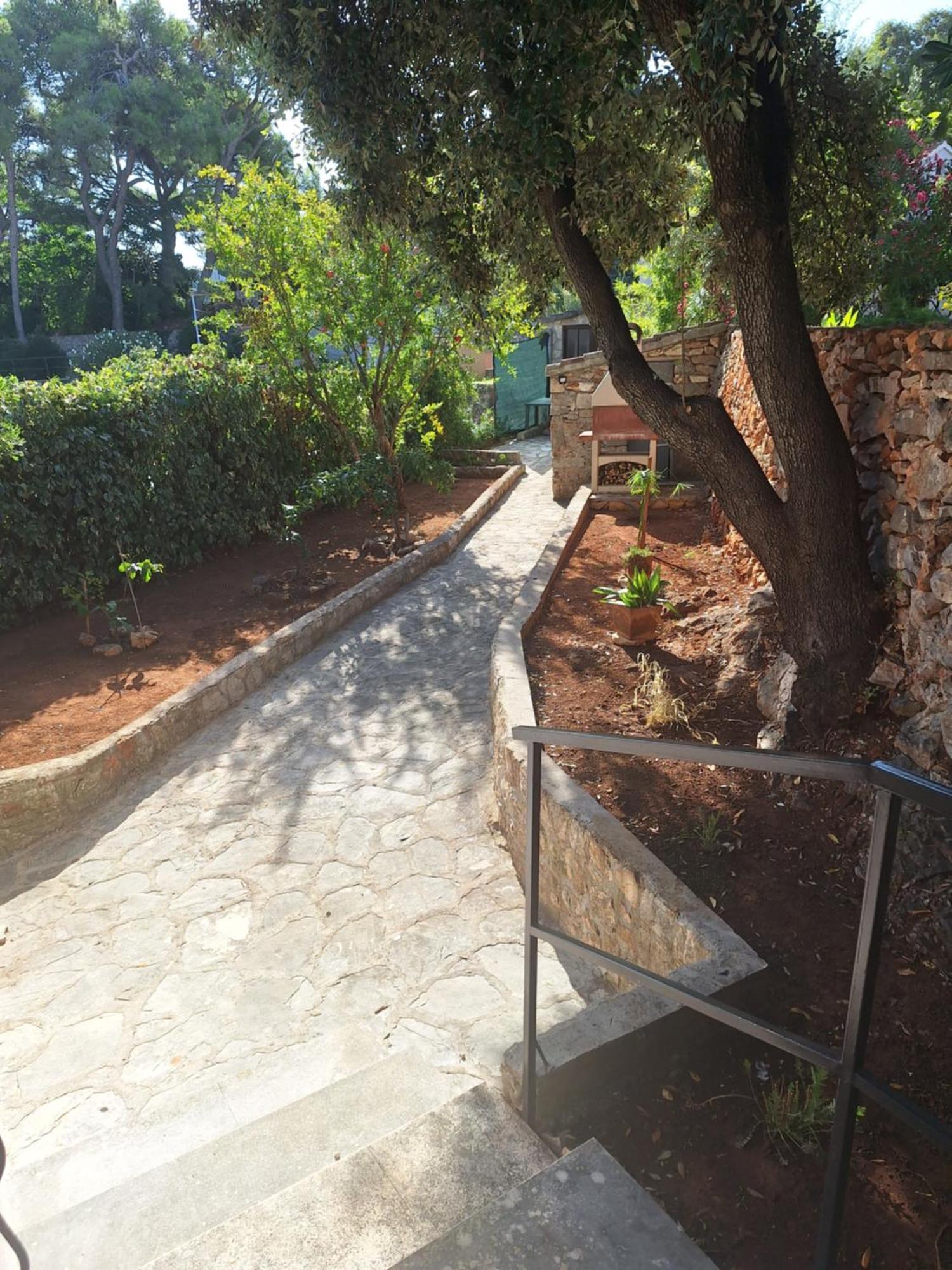 Two-Bedroom Apartment With Sea View,Big Terrase And Garden Stari Grad  Eksteriør billede