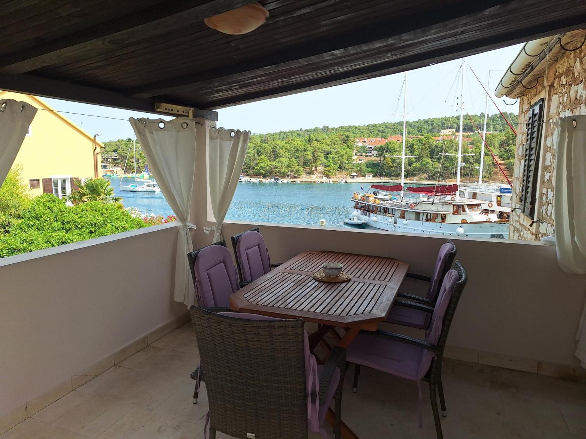Two-Bedroom Apartment With Sea View,Big Terrase And Garden Stari Grad  Eksteriør billede