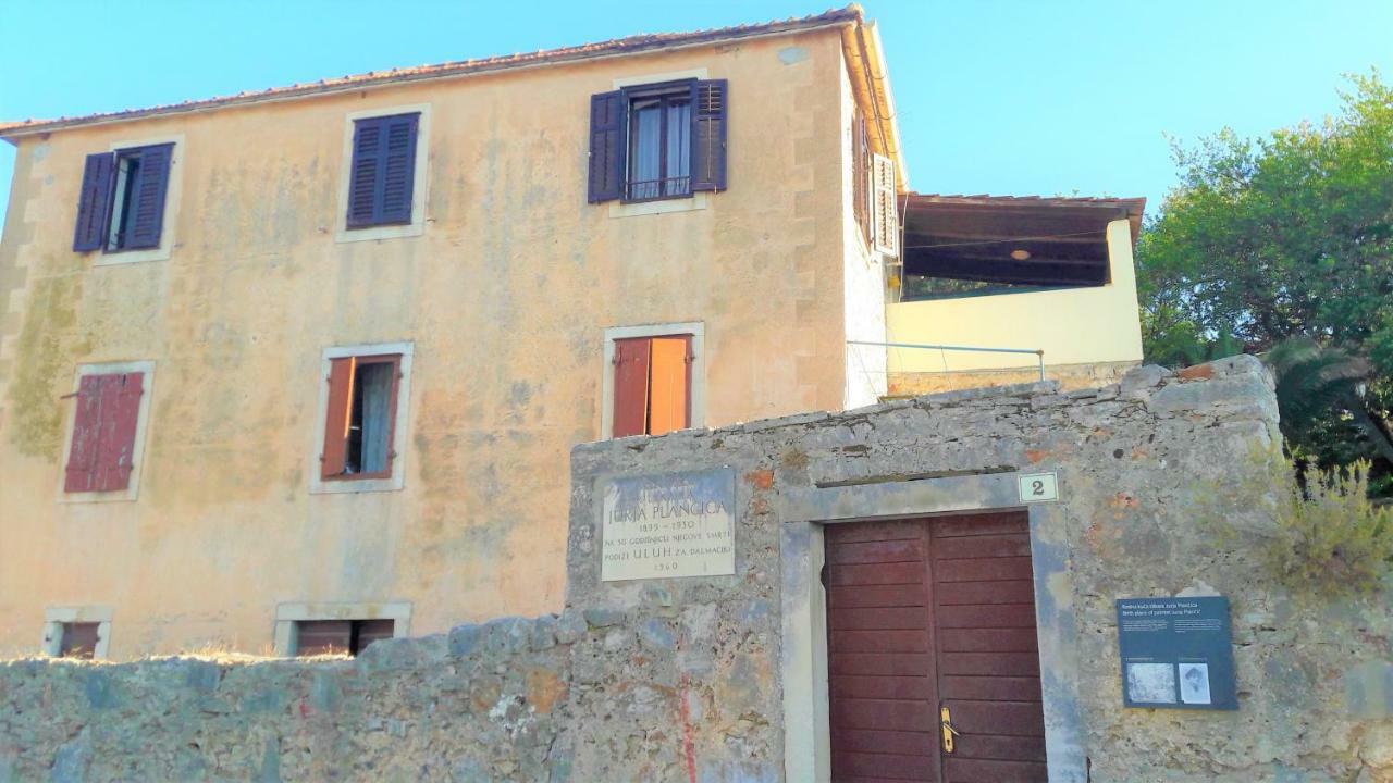 Two-Bedroom Apartment With Sea View,Big Terrase And Garden Stari Grad  Eksteriør billede