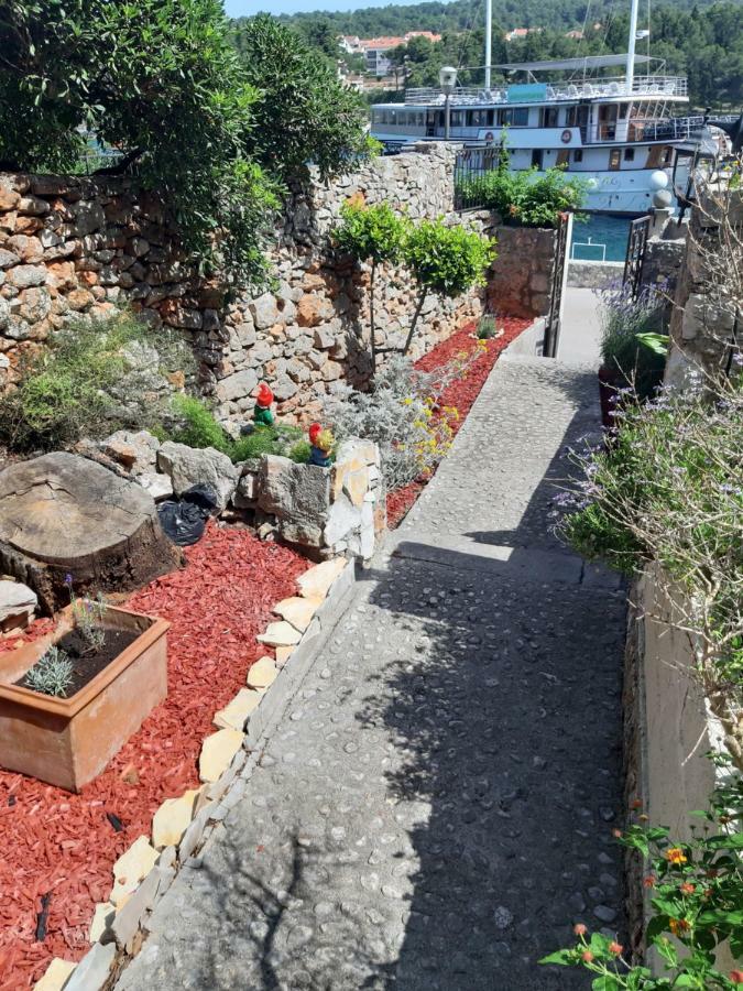 Two-Bedroom Apartment With Sea View,Big Terrase And Garden Stari Grad  Eksteriør billede
